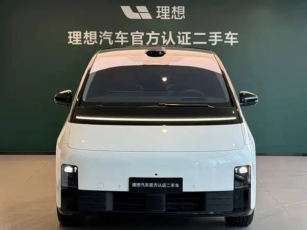 Li Auto MEGA 2025