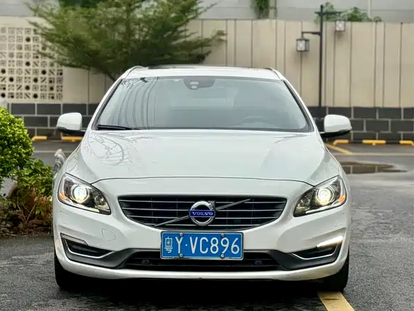 Volvo V60 2014