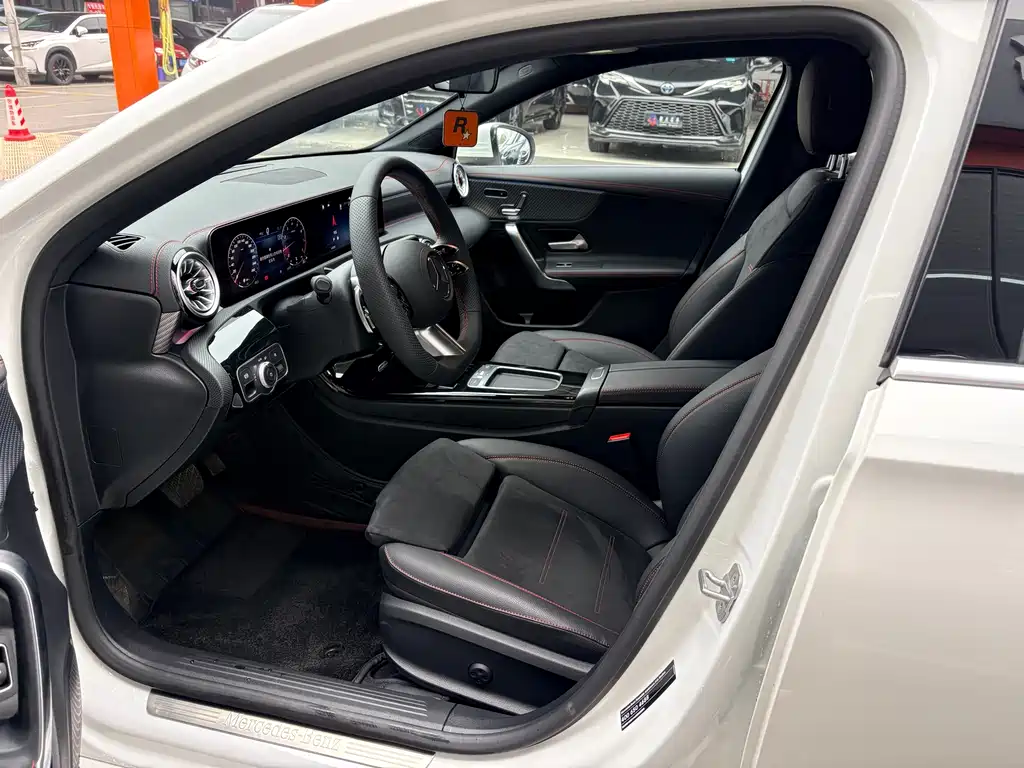 Mercedes-Benz A-Class 2025 — фото 6