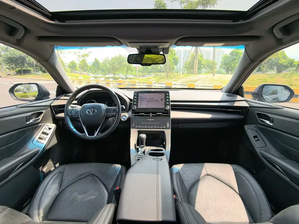 Toyota Avalon 2020 — фото 17