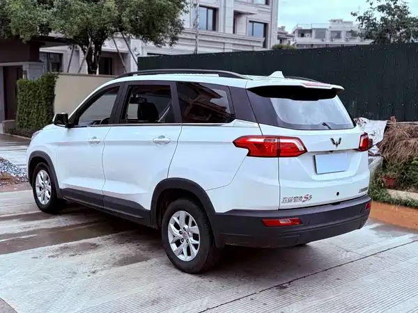 Wuling Hongguang S3 2018
