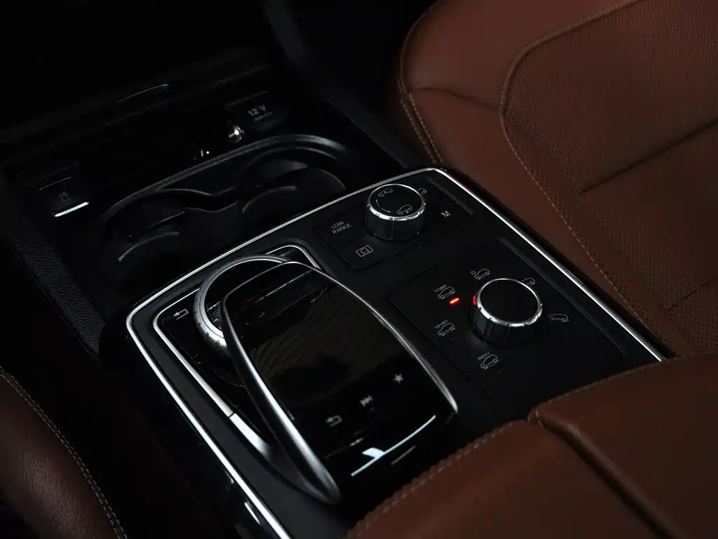 Mercedes-Benz GLS 2018 — фото 11