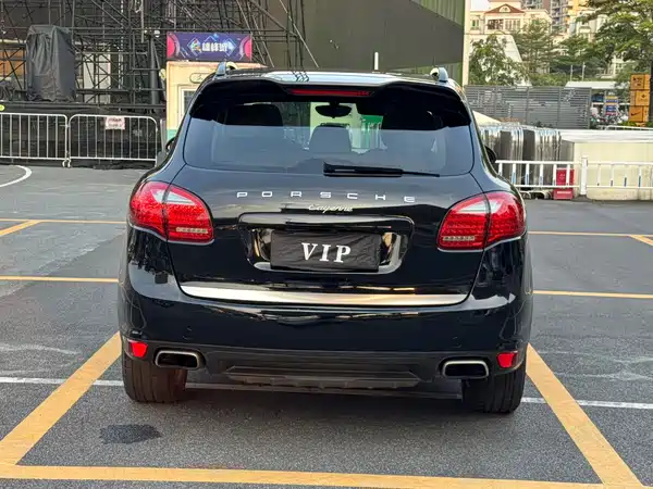 Porsche Cayenne 2011