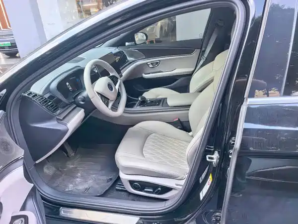 BYD Han 2025