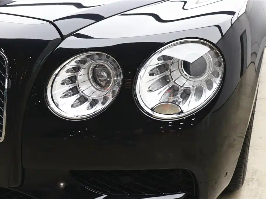 Bentley Flying Spur 2020 — фото 29
