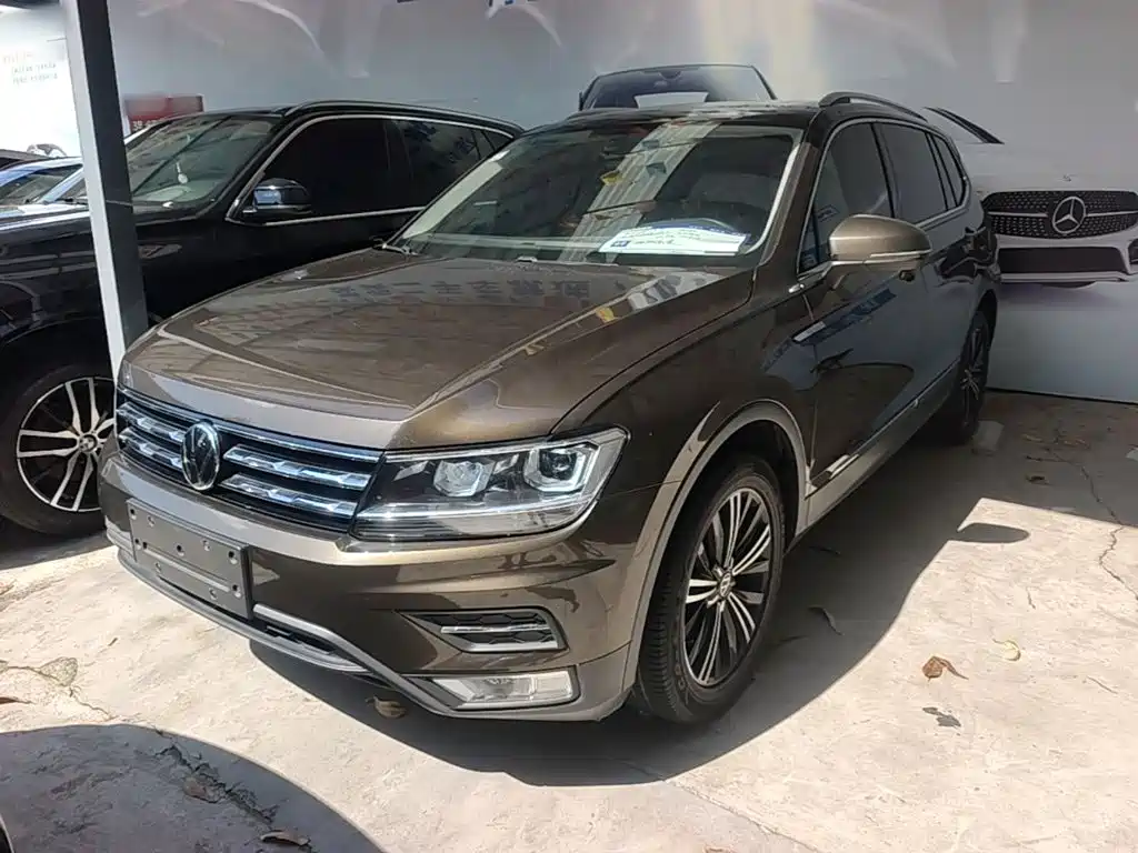 Volkswagen Tiguan L 2021 — фото 1