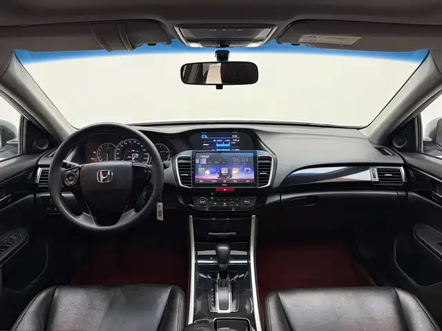 Honda Accord 2018 — фото 9