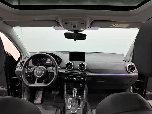 Audi Q2L 2023