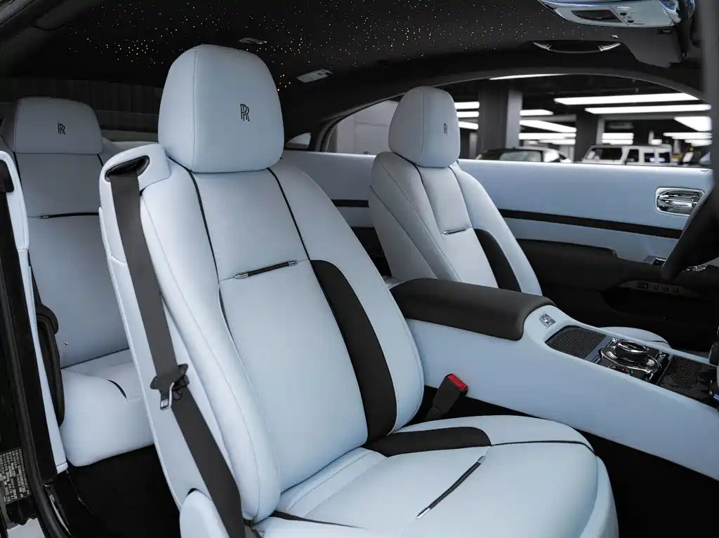 Rolls-Royce Phantom 2016 — фото 18
