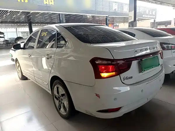 Dongfeng E70 2022
