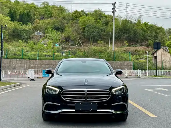 Mercedes-Benz E-Class 2022