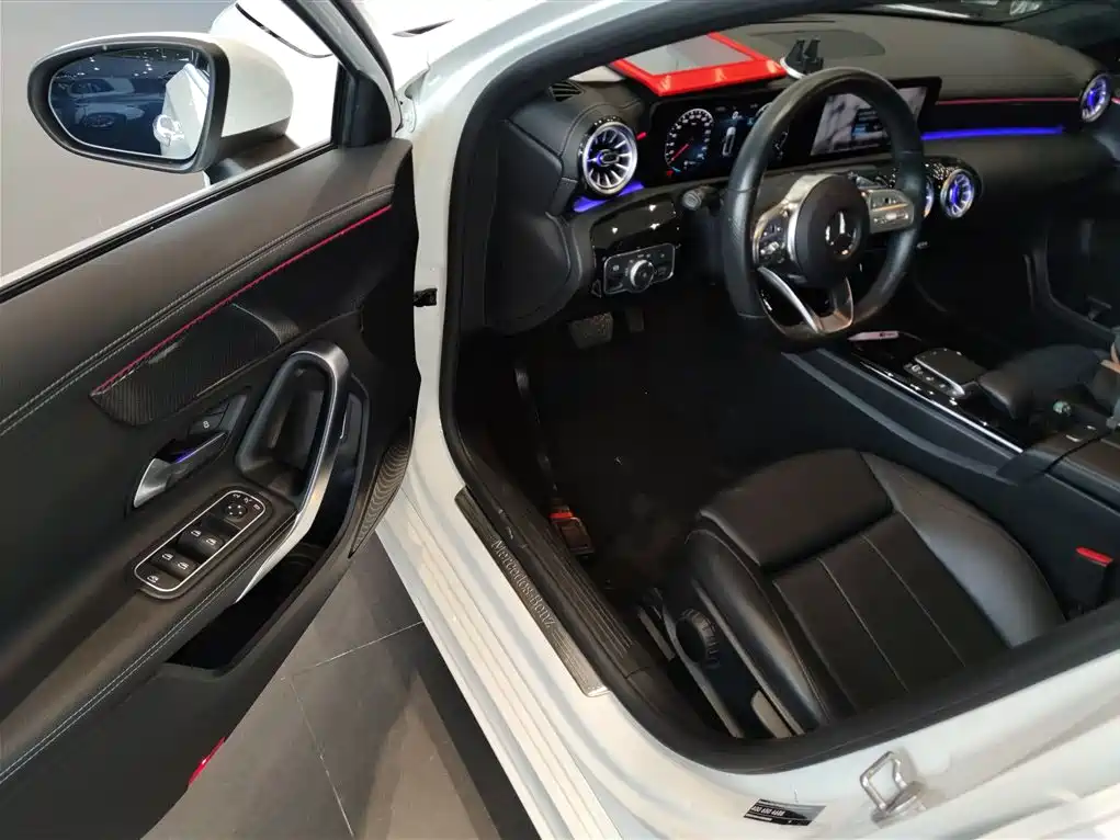 Mercedes-Benz A-Class 2022 — фото 16