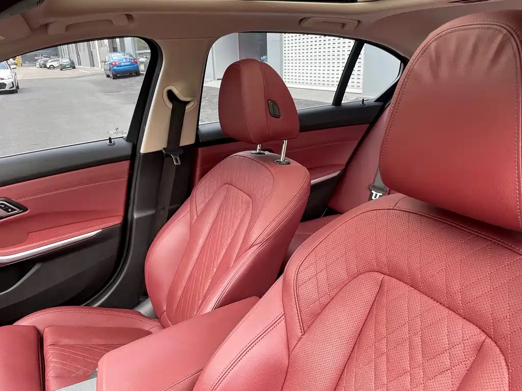 BMW 3 Series 2023 — фото 10