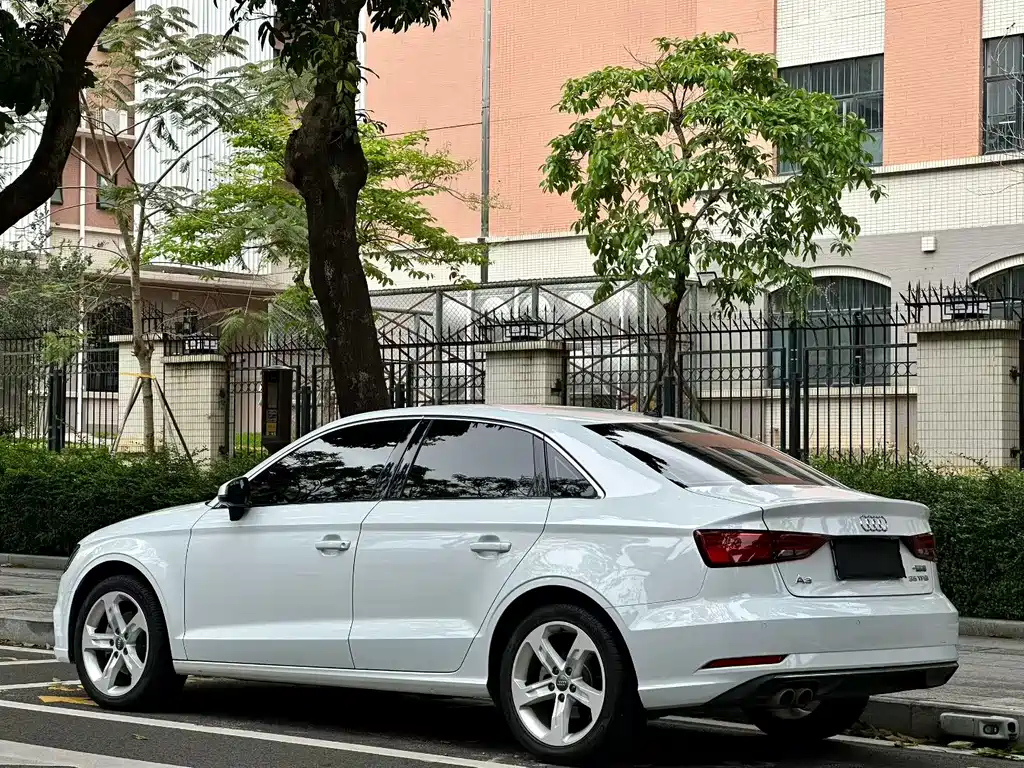 Audi A3 2019 — фото 3