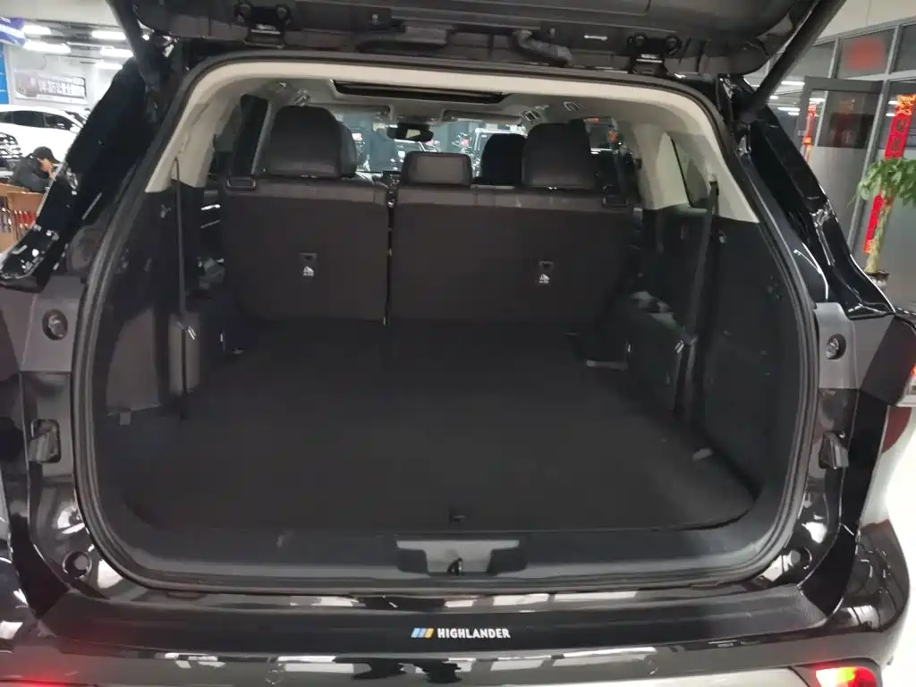 Toyota Highlander 2025 — фото 15