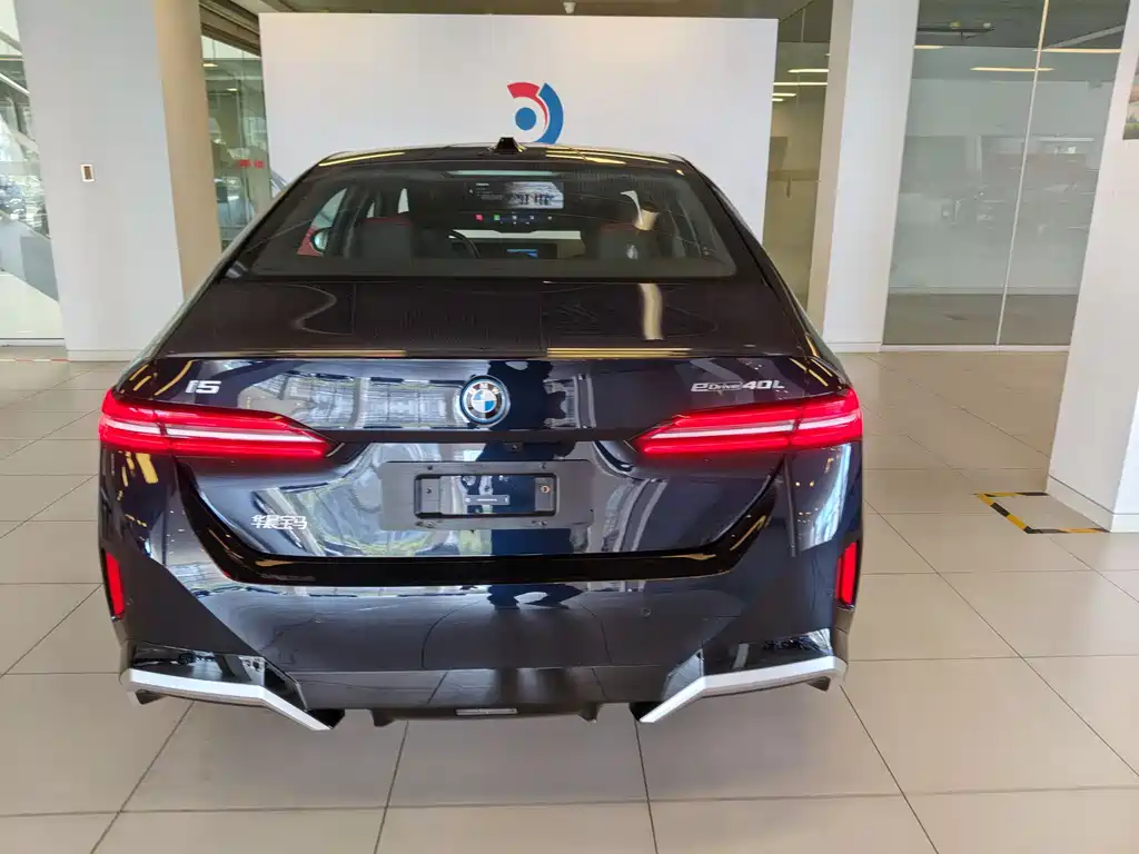 BMW i5 2025 — фото 28
