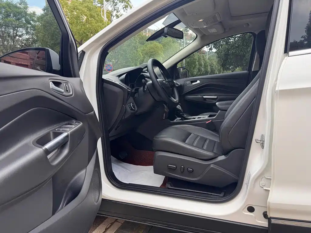Ford Kuga 2019 — фото 13