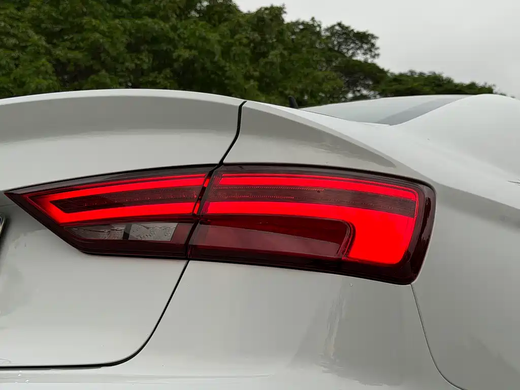 Audi A3 2019 — фото 16