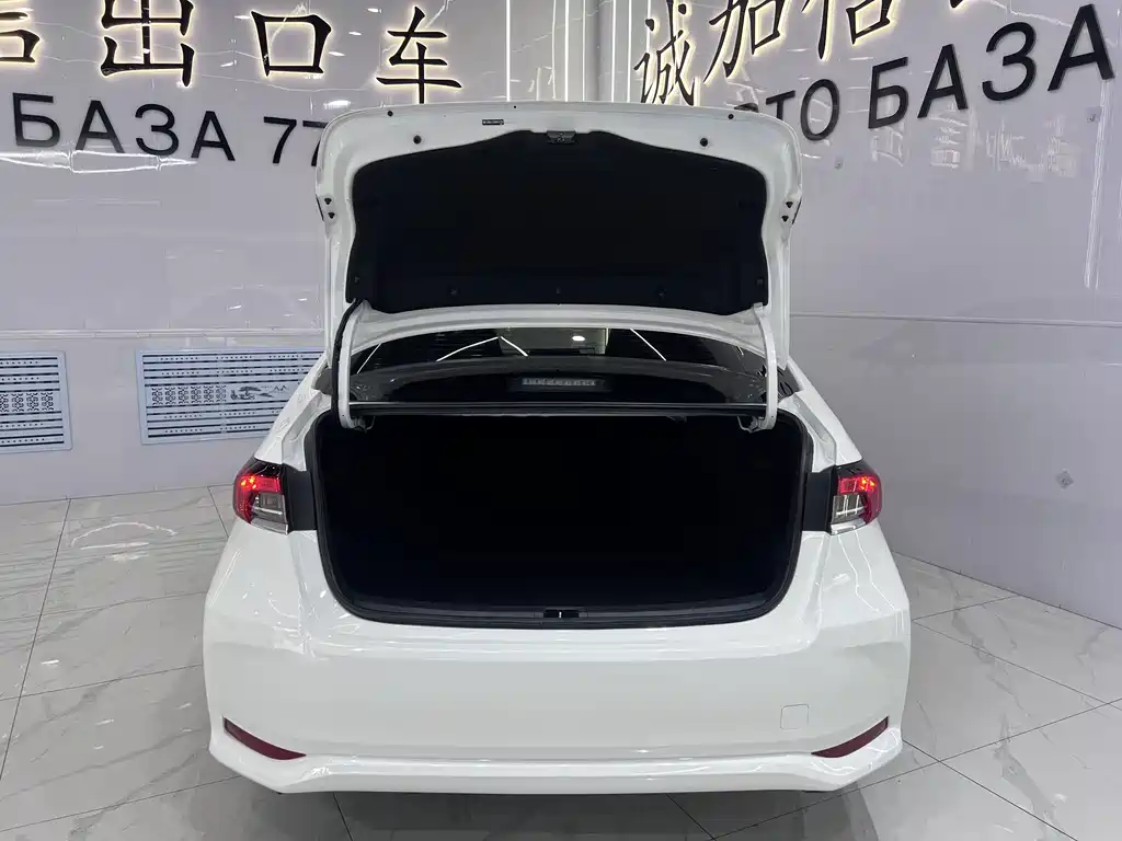 Toyota Corolla 2023 — фото 16