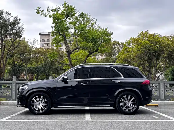 Mercedes-Benz GLE 2025