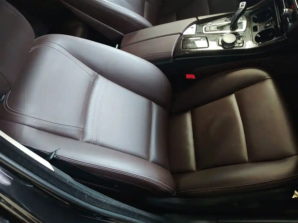 BMW 5 Series 2016 — фото 16