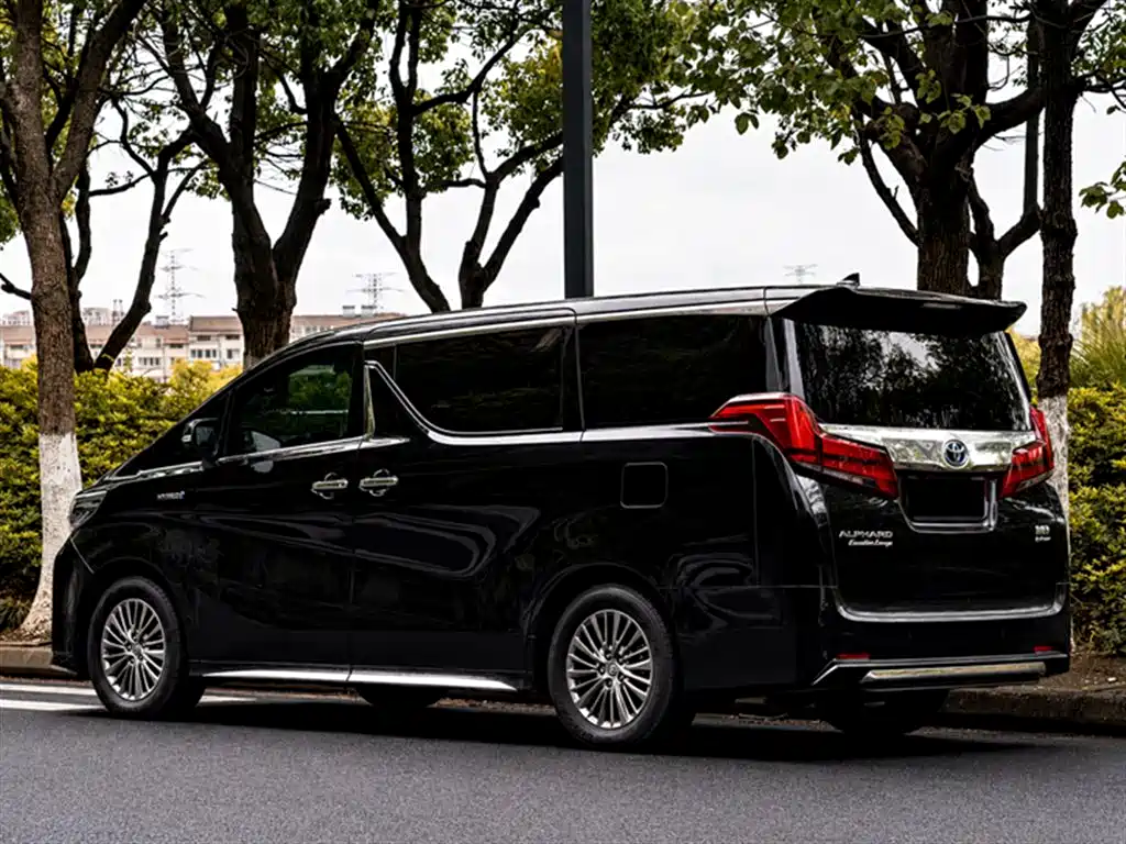 Toyota Alphard 2022 — фото 14