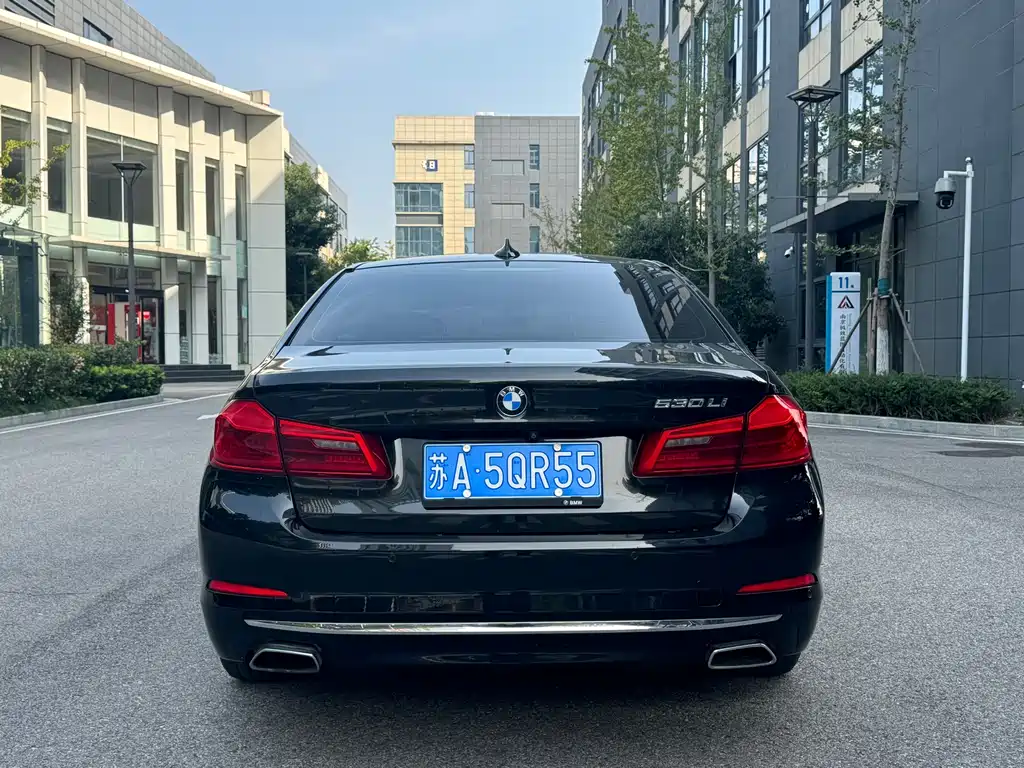 BMW 5 Series 2018 — фото 5