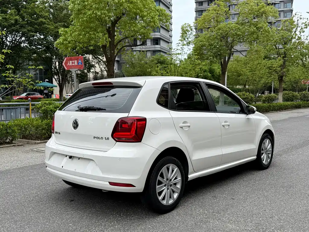 Volkswagen Polo 2015