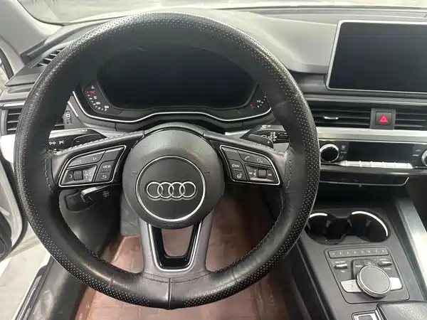 Audi A4L 2019