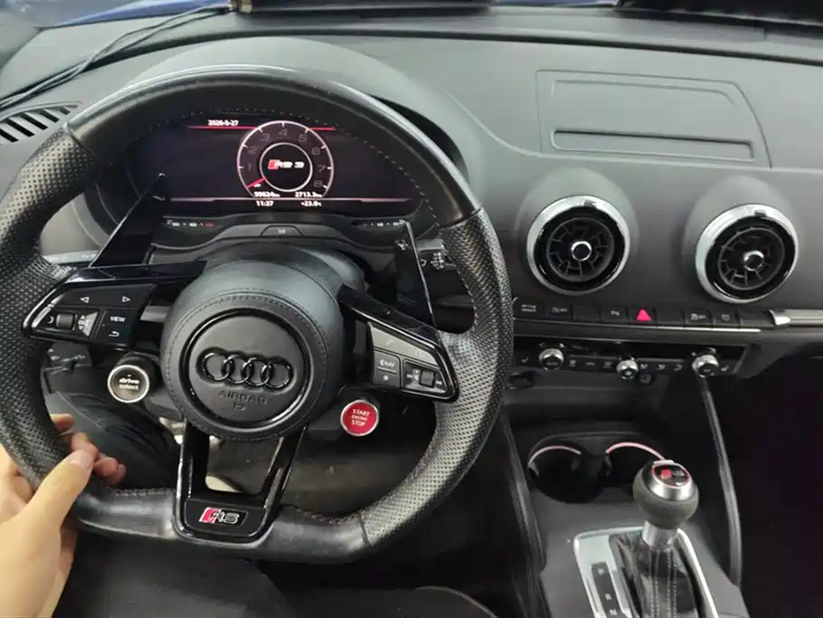 Audi RS 3 2019 — фото 12