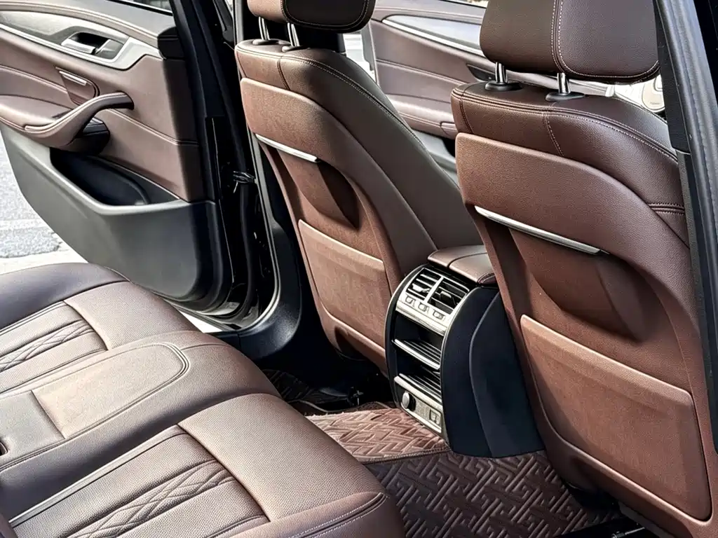 BMW 5 Series 2023 — фото 13