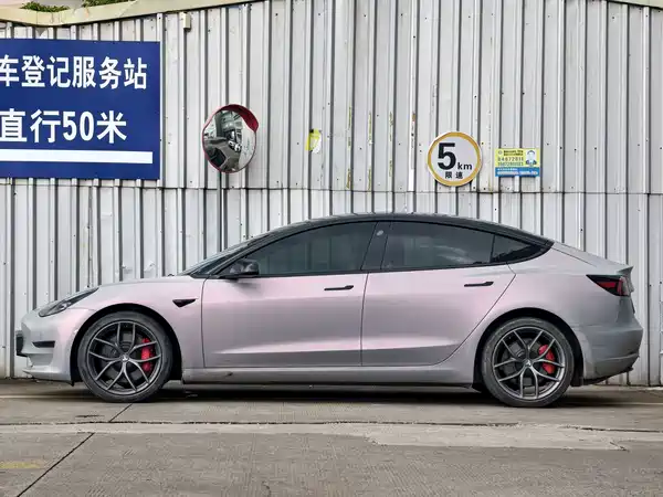 Tesla Model 3 2022