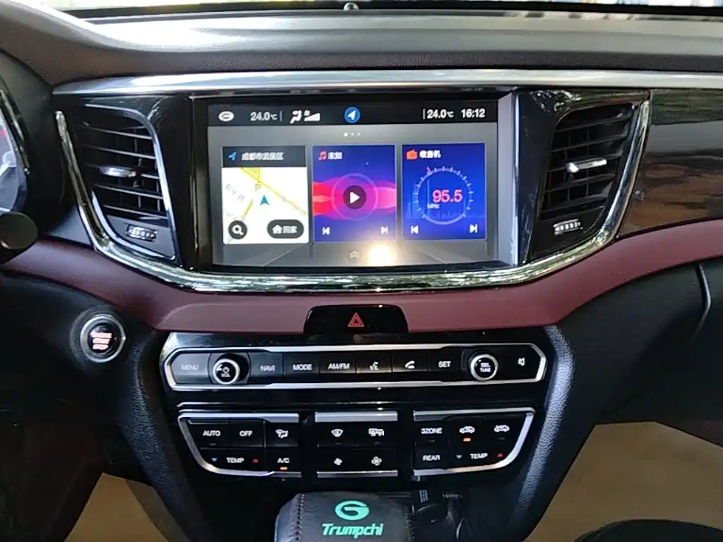 GAC Trumpchi GS8 2017 — фото 13