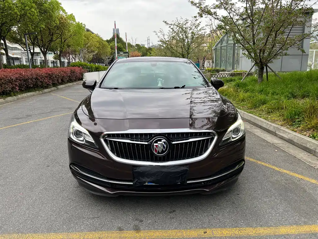 Buick LaCrosse 2017 — фото 2