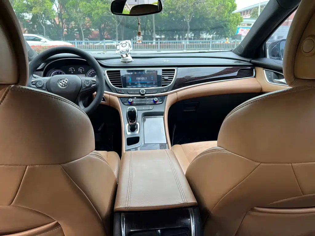 Buick LaCrosse 2017 — фото 13