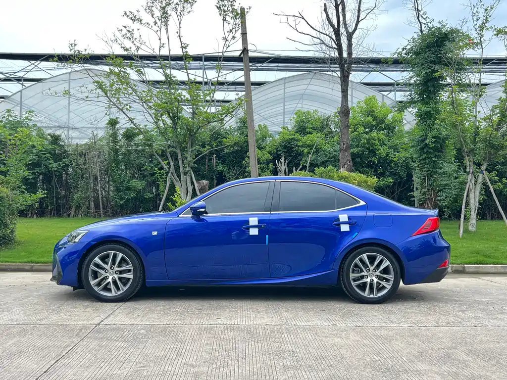 Lexus IS 2018