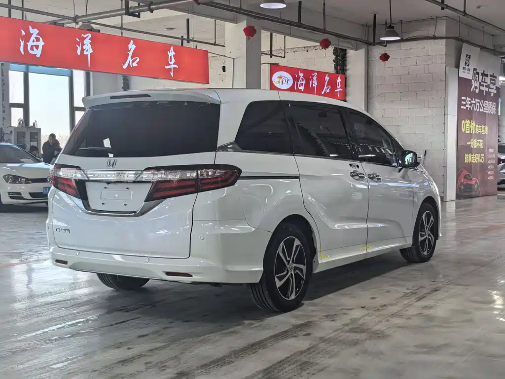 Honda Odyssey 2017 — фото 9