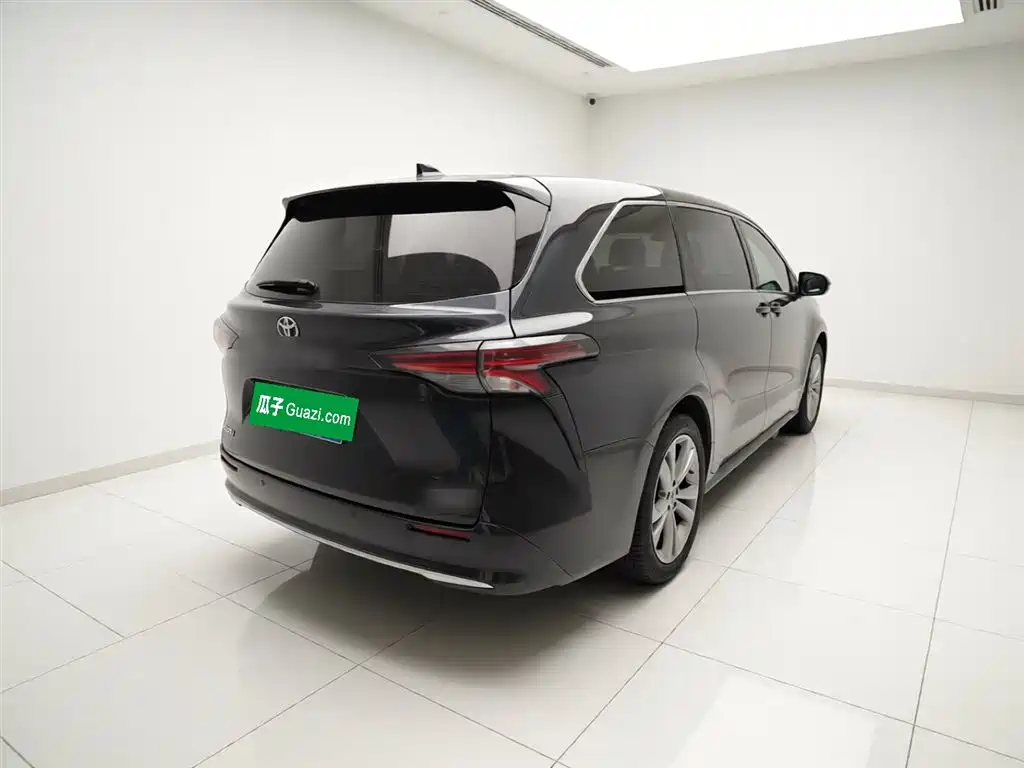 Toyota Sienna 2024