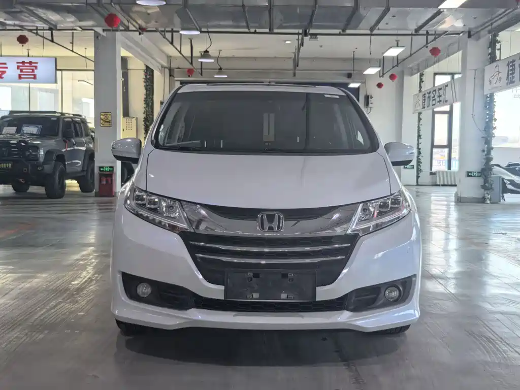 Honda Odyssey 2017 — фото 2