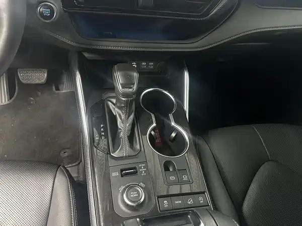 Toyota Crown Kluger 2023