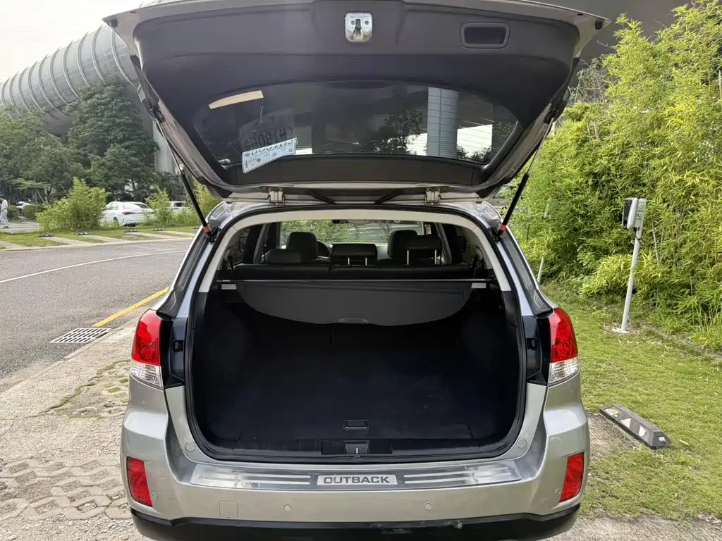 Subaru Outback 2010 — фото 20