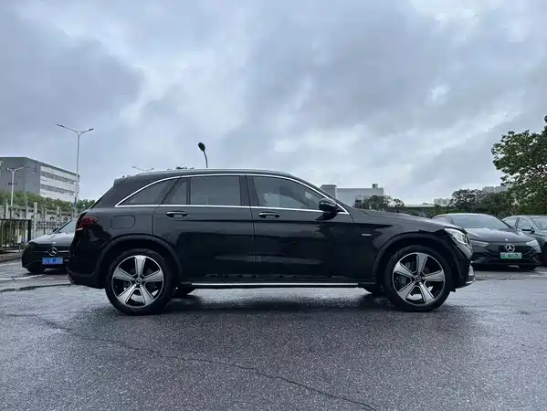 Mercedes-Benz GLC 2023