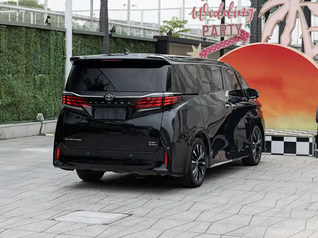 Toyota Alphard 2024 — фото 4