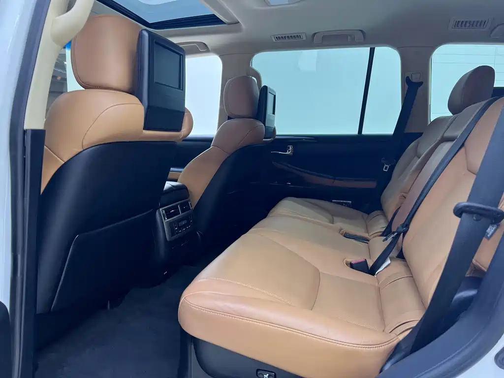 Lexus LX 2016 — фото 14