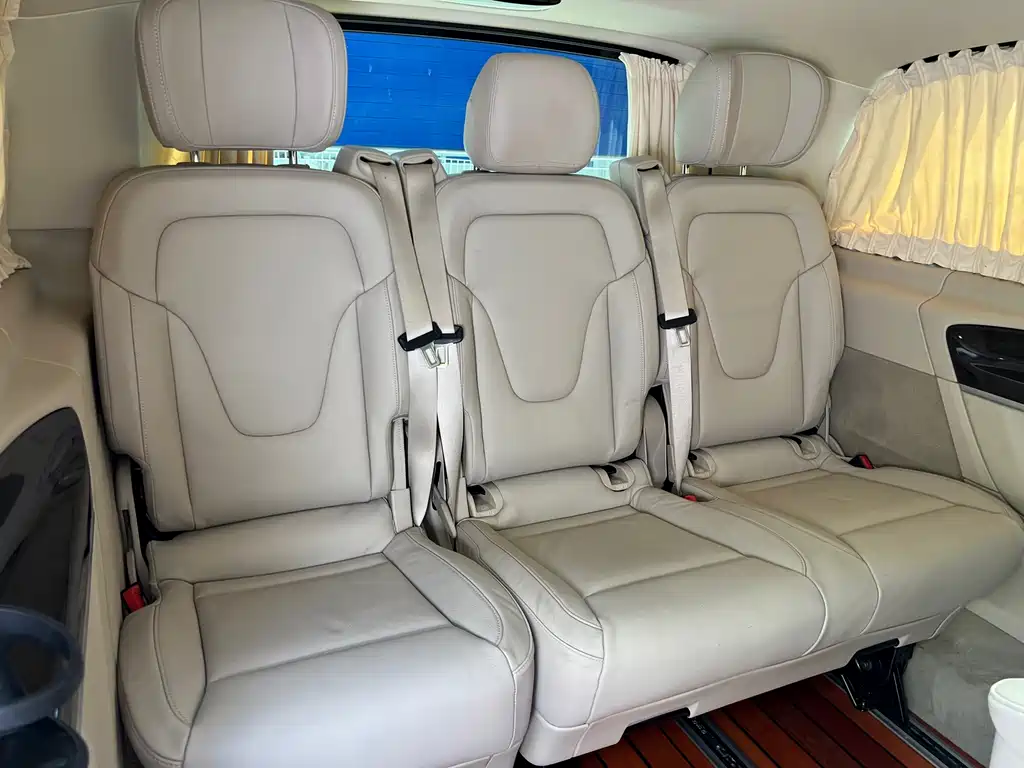 Mercedes-Benz V-Class 2020 — фото 18