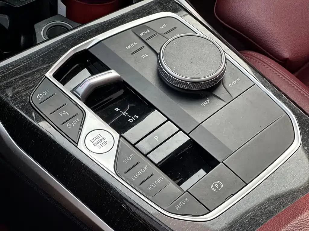 BMW 3 Series 2023 — фото 15