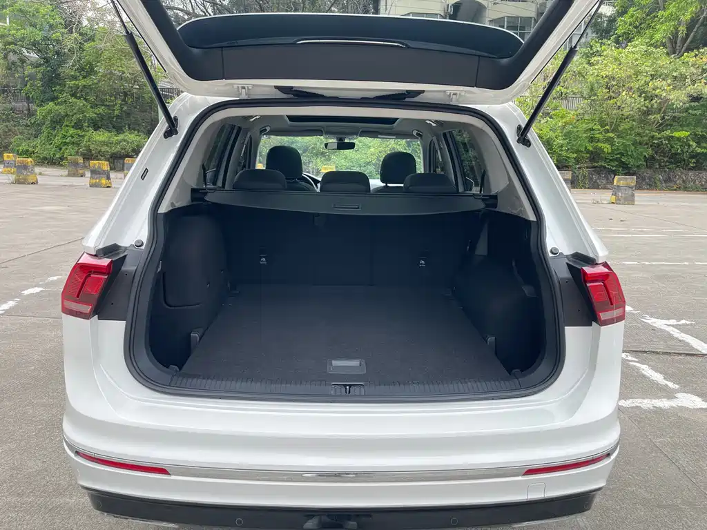 Volkswagen Tiguan L PHEV 2021 — фото 28