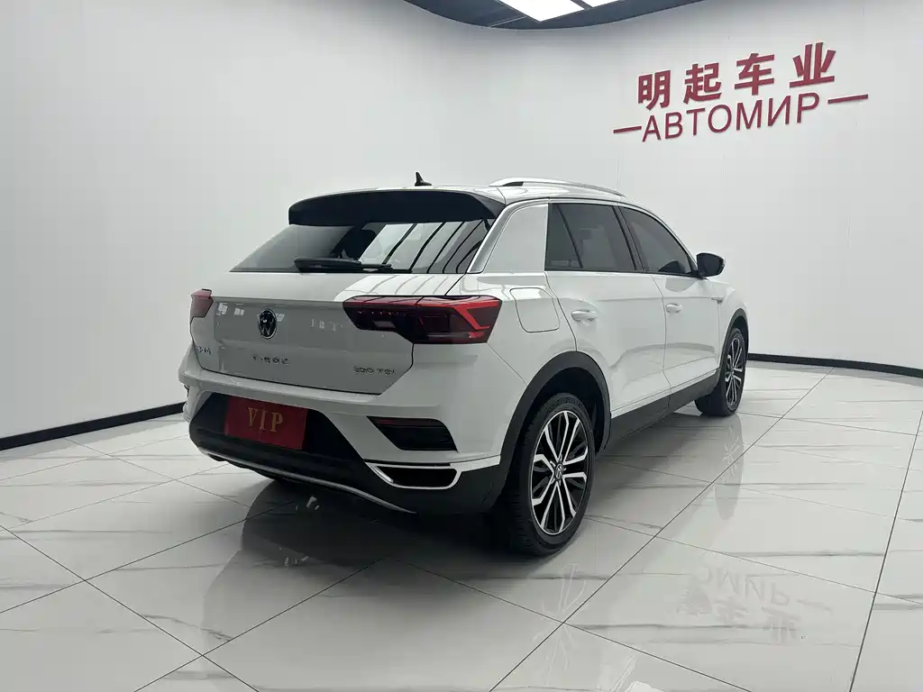 Volkswagen T-Roc 2023 — фото 9