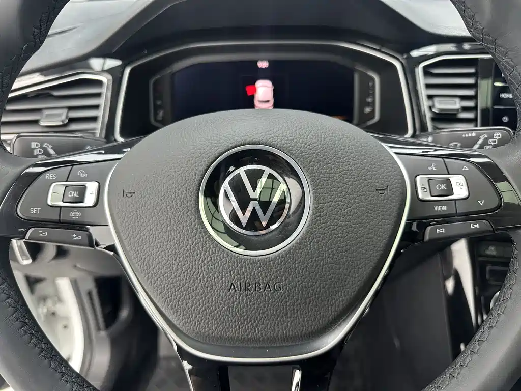 Volkswagen T-Roc 2023 — фото 14