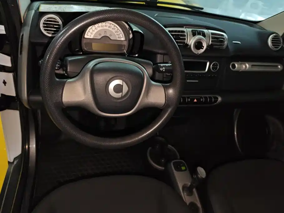 smart fortwo 2015 — фото 12